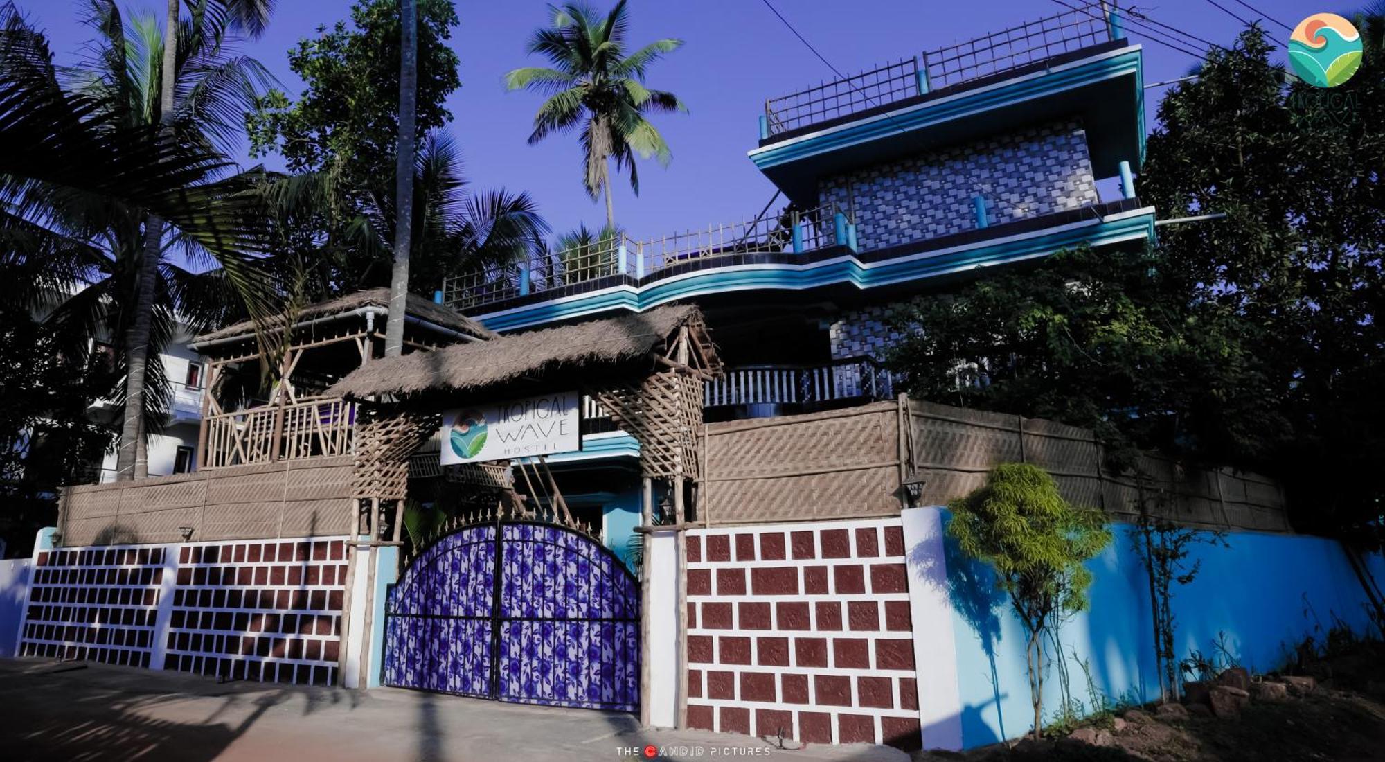 Tropical Wave Hostel Morjim Goa Exterior foto