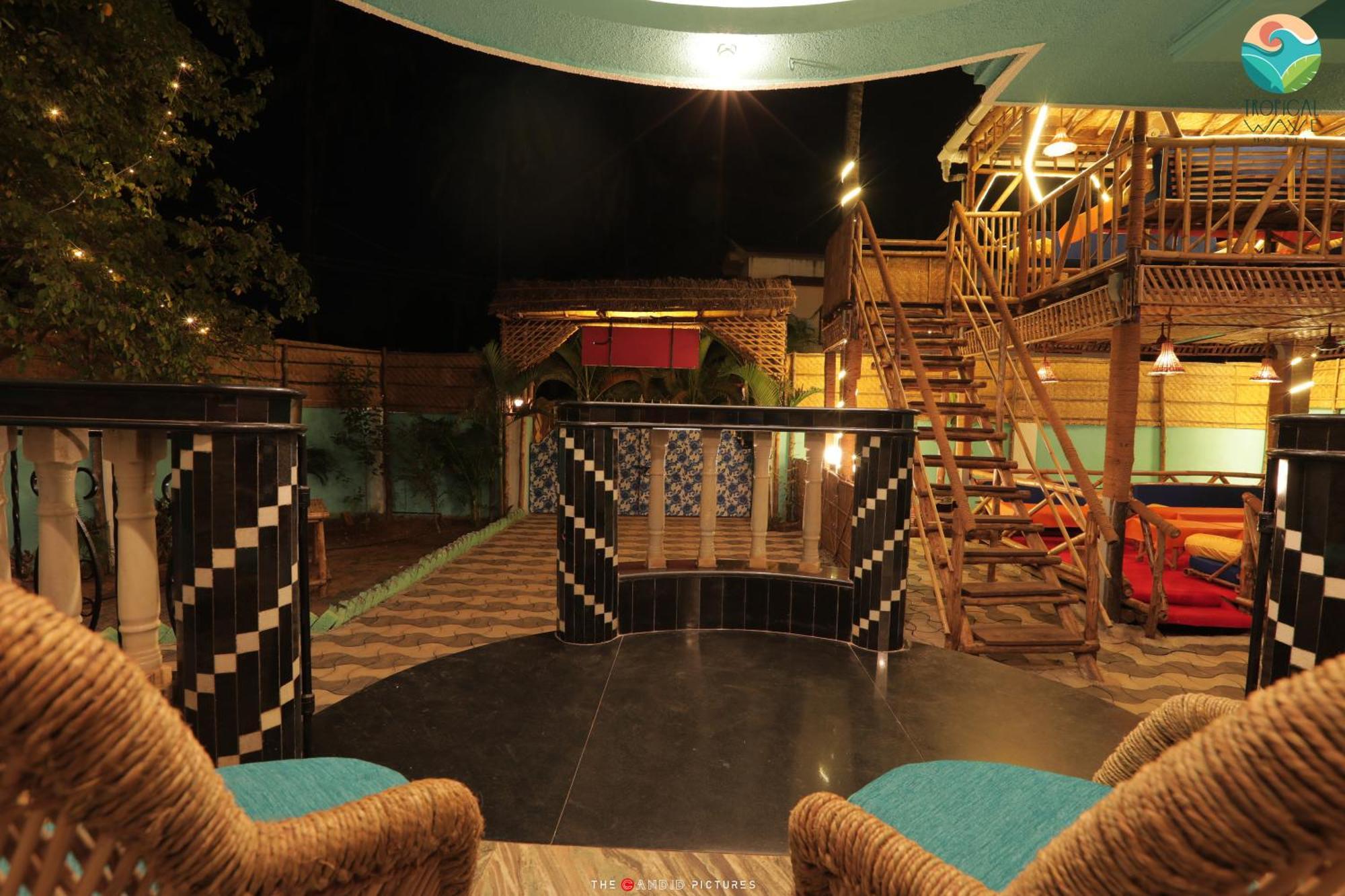 Tropical Wave Hostel Morjim Goa Exterior foto